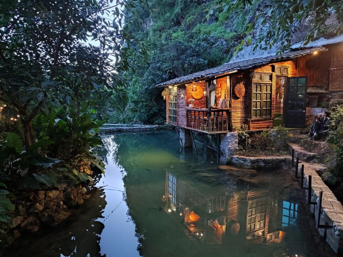 Aladdin Farmstay Dong Van Ha Giang Esterno foto